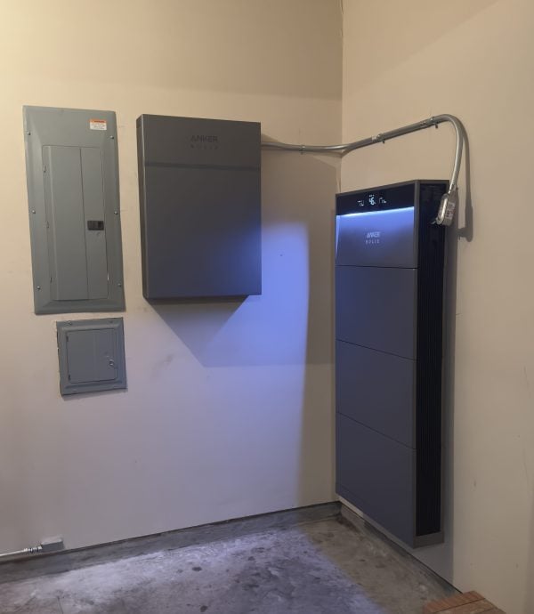 Alternative view of Anker SOLIX MI80S/L - 3-36kW & 5-180kWh